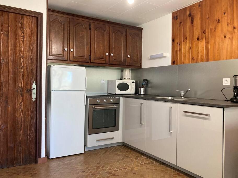 Au Coeur Du Village De Ferienhaus *